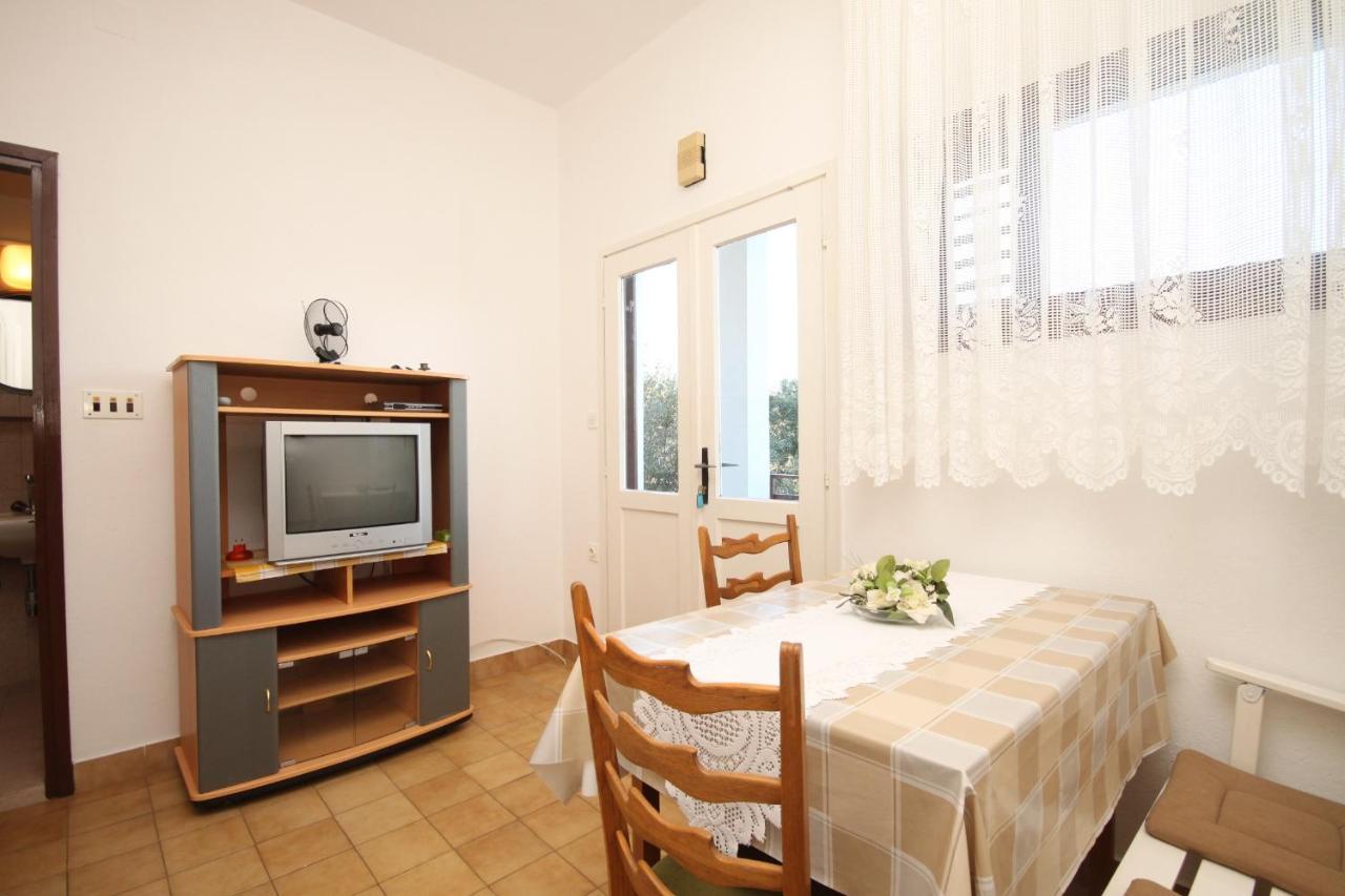 Apartment Kukljica 8237C Dış mekan fotoğraf